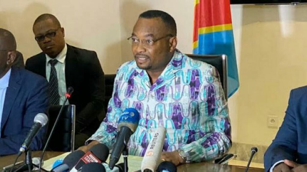 Ex-ministro da saúde da RDC detido supostamente por desviar verbas do combate à pandemia Eteni-Longondo