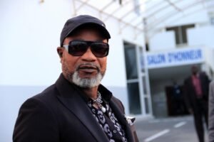 Músico congolês Koffi Olomidé volta a julgamento por agressão sexual e sequestro