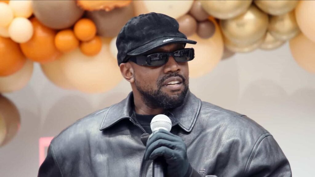 Kanye West eleito o Melhor Artista Gospel de 2021 pela Billboard e gera polémica