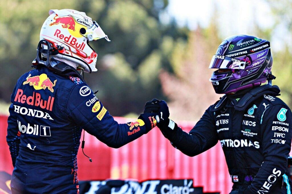 Lewis Hamilton vence Grande Prêmio da Arábia Saudita e adia decisão para a última corrida do ano