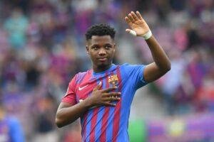 Ansu Fati desfalca Barcelona em Munique