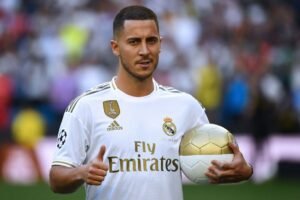 Hazard quer continuar no Real até o fim do contrato, mas Merengues pensam o contrário