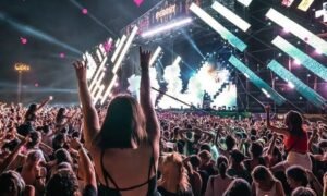 Jovens espanhóis recebem o equivalente a mais de 200 mil kzs para gastar em festivais de música ou em outros produtos culturais