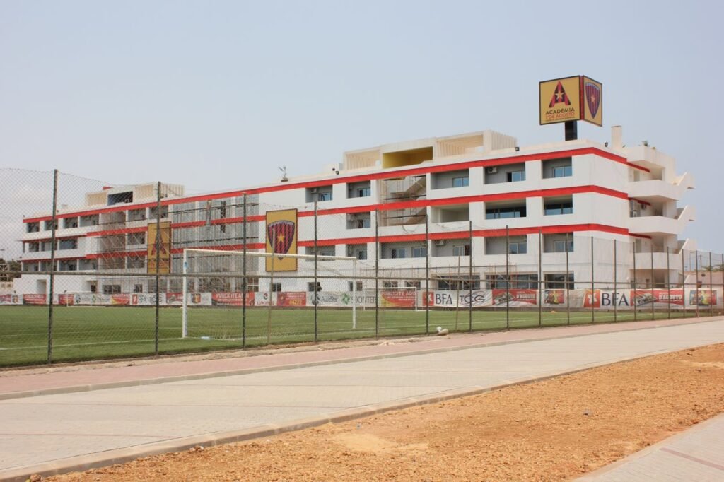 1° de Agosto paga salário de novembro de 2021 aos funcionários administrativos, diz jornal