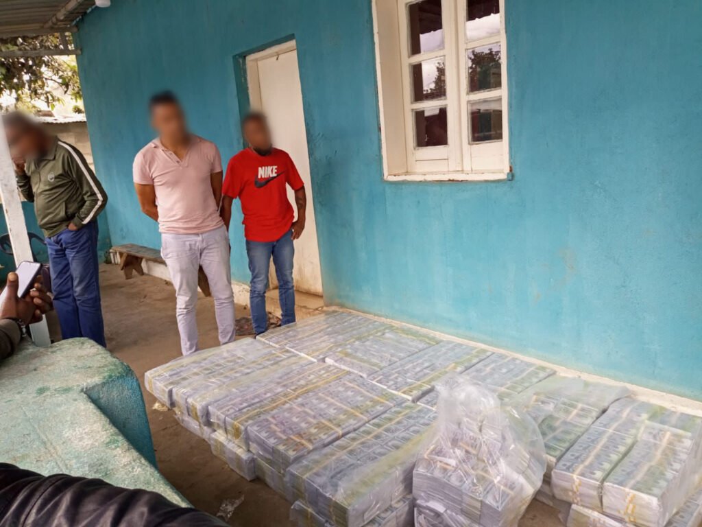 SIC informa a detenção de Coronel reformado das FAA em posse de 50 milhões de dólares falsos