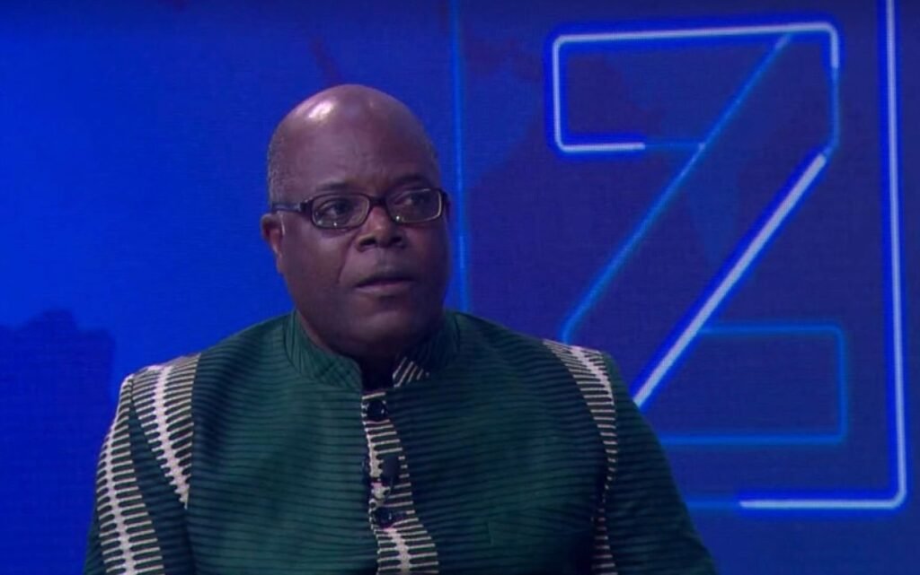 Comentarista David Mendes coloca lugar à disposição no Revista Zimbo