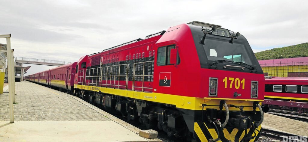 Angola estará ligada à Tanzânia através de comboio Angola estará ligada à Tanzânia através de comboio