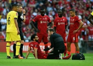 Mohamed Salah sai lesionado e é dúvida para a final da Champions