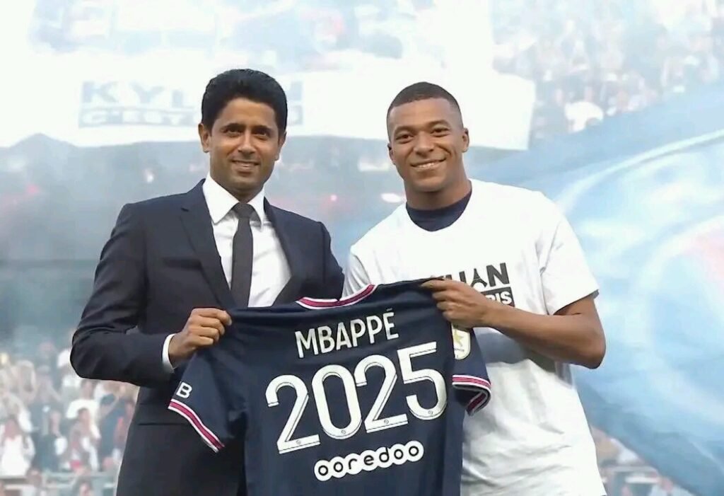 Kylian Mbappé diz “não” ao Real Madrid e renova com o PSG até 2025