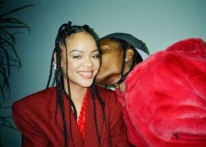 Rihanna dá à luz e as boas-vindas ao primeiro filho com o namorado, A$AP Rocky