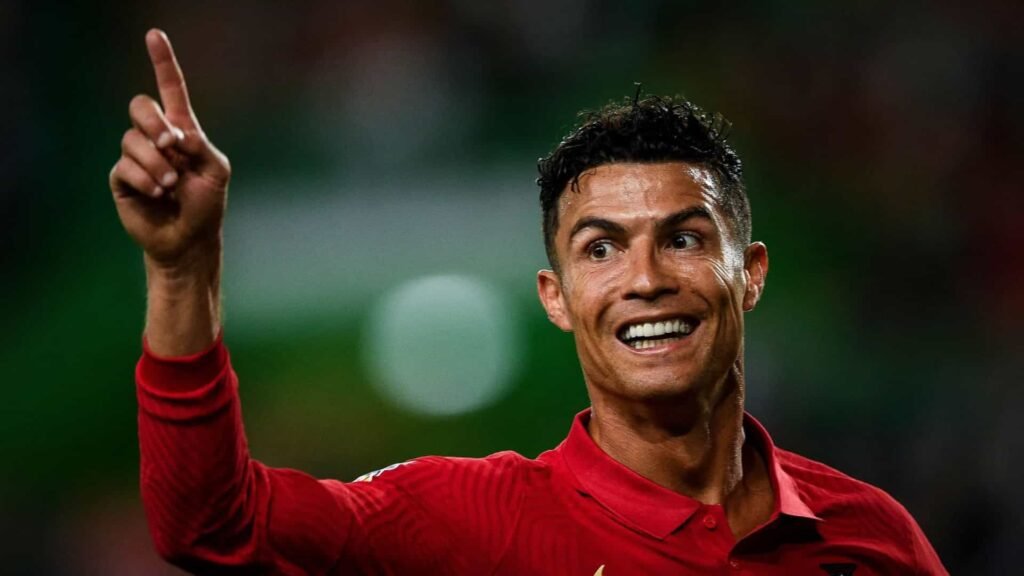 Bayern de Munique quer contratar Cristiano Ronaldo para o lugar de Lewandowski, diz jornal Bayern de Munique quer contratar Cristiano Ronaldo para o lugar de Lewandowski, diz jornal