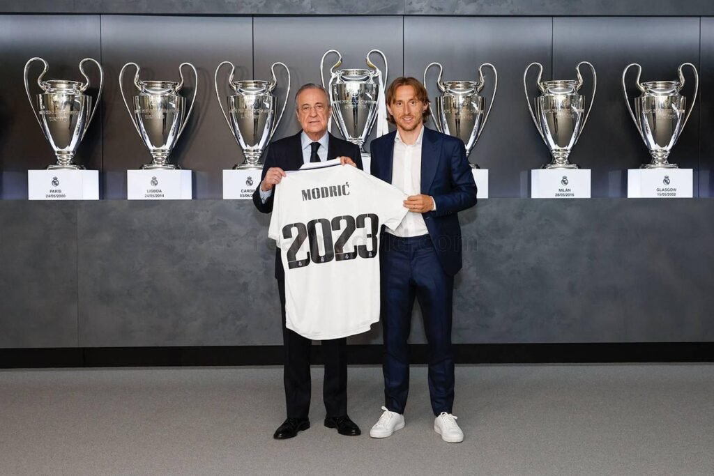 Luka Modrić renova com o Real Madrid até 2023