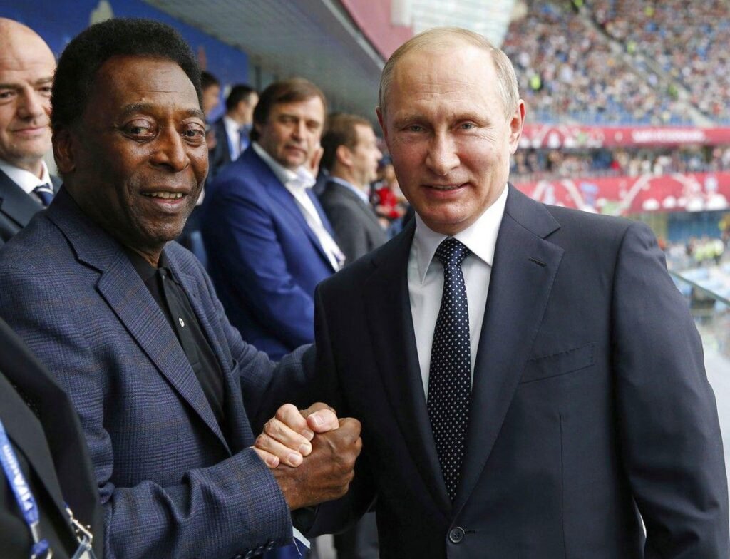 Pelé pede a Putin que pare com a invasão à Ucrânia
