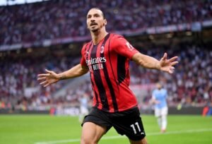 Aos 40 anos, Zlatan Ibrahimovic irá renovar com o Milan por mais uma época
