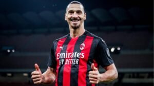 Ibrahimovic renova com o Milan até 2023