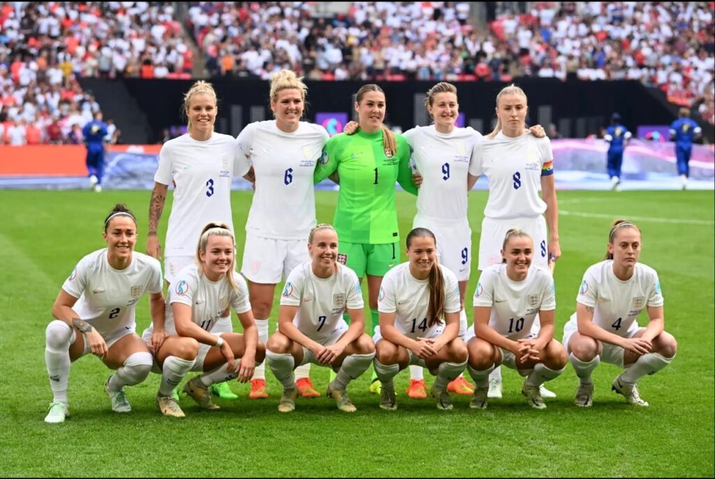 Inglaterra sagra-se campeã europeia em feminino pela primeira vez