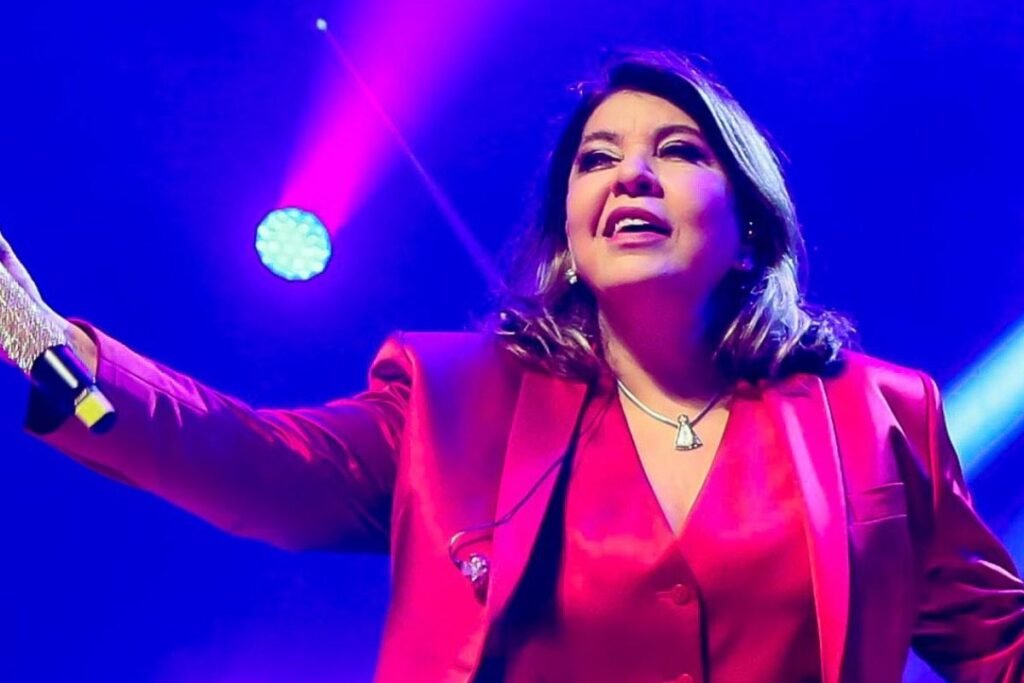 Roberta Miranda deixa mensagem de condolências pela morte de José Eduardo dos Santos