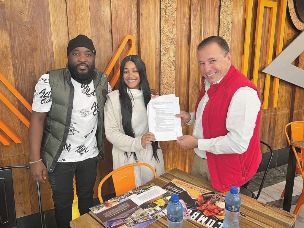 Maurochivas lucra 12 mil Euros com direitos de imagem com a conceituada empresa Americana Cosmetics and Beaty