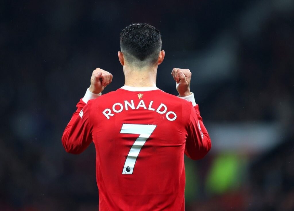 CR7 anuncia regresso aos jogos pelo Man. United: «Domingo o rei joga.» CR7 anuncia regresso aos jogos pelo Man. United: «Domingo o rei joga.»
