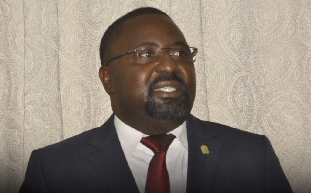 «A existência de pessoas falecidas na base de dados é um falso problema.»