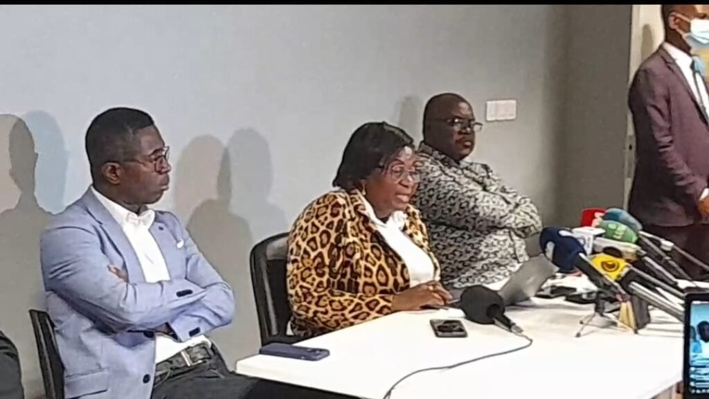 Comissários Nacionais da CNE demarcam-se dos resultados provisórios divulgados até agora Comissários Nacionais da CNE demarcam-se dos resultados provisórios divulgados até agora