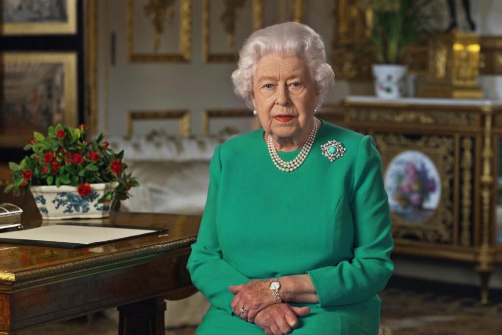 Saúde da Rainha Elizabeth II preocupa familiares e médicos colocam-na “sob supervisão” Saúde da Rainha Elizabeth II preocupa familiares e médicos colocam-na “sob supervisão”