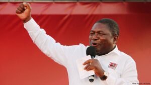 Filipe Nyusi reeleito Presidente da FRELIMO com 100% dos votos
