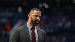 Treinandor dos Celtics pode ser suspenso por conta de um relacionamento amoroso com uma funcionária da equipa