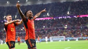 Bélgica sofre, mas vence Canadá