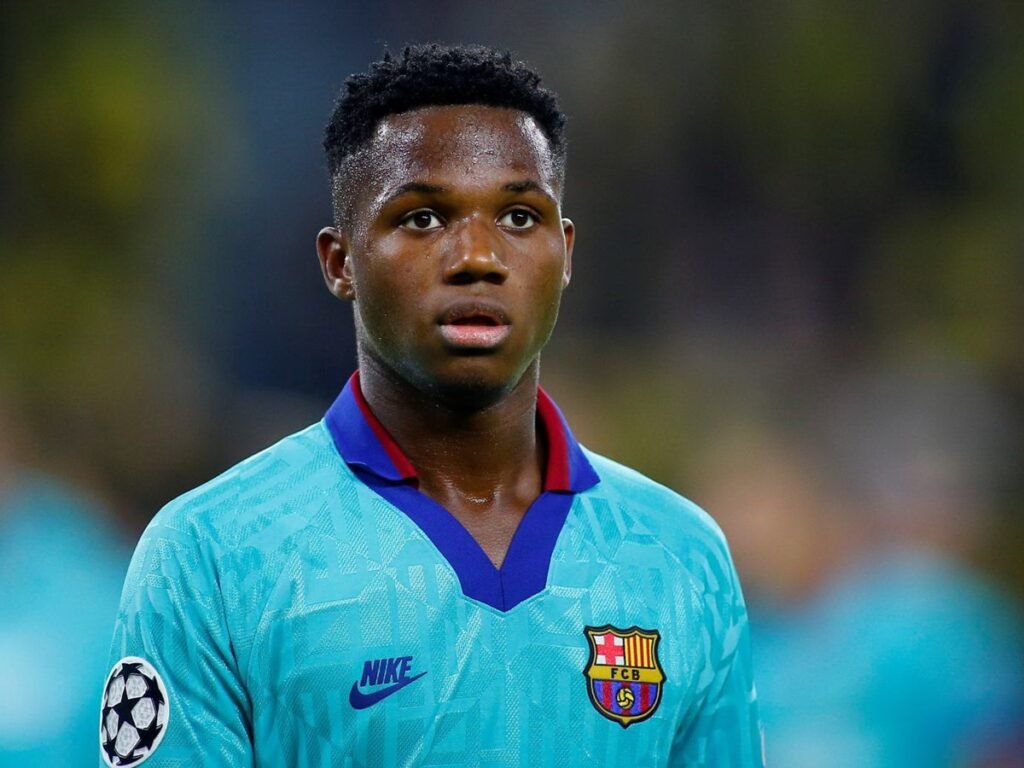 Ansu Fati “provoca” acidente ao estacionar o seu carro