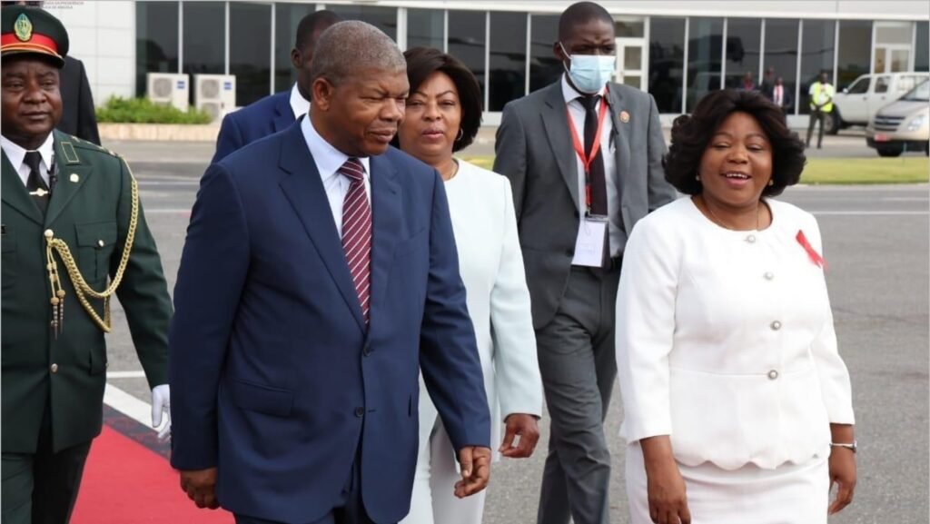 Presidente da República, João Lourenço, a caminho do Brasil