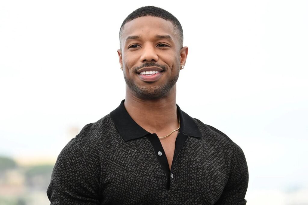 Michael B. Jordan revela estar à procura de um novo amor em aplicativo de relacionamento Michael B. Jordan revela estar à procura de um novo amor em aplicativo de relacionamento