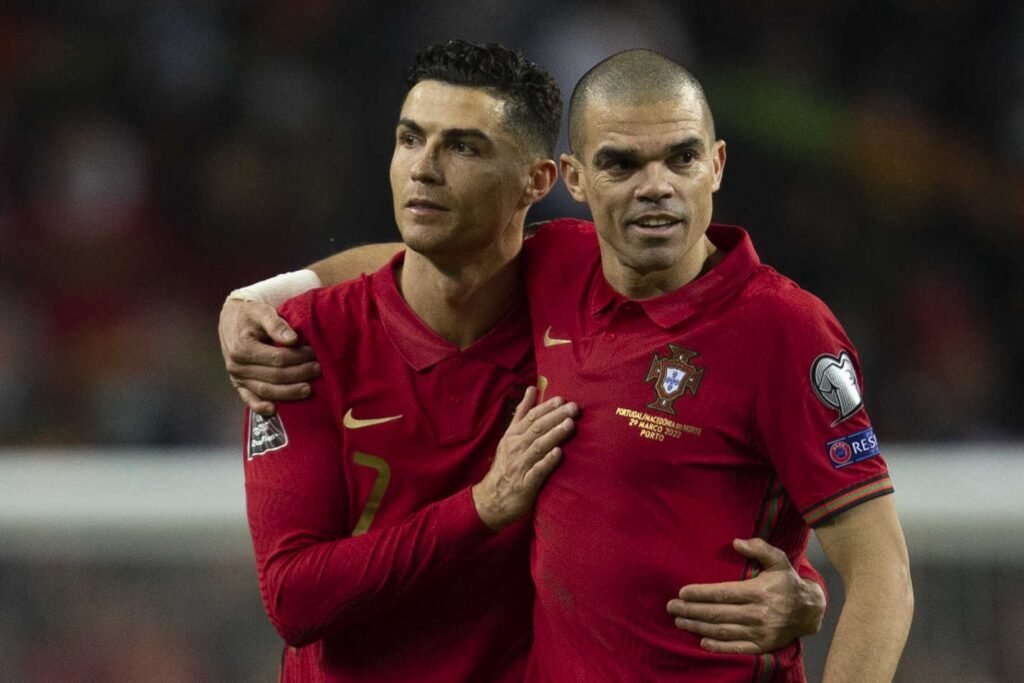 Jornal avança que Cristiano Ronaldo quer levar Pepe ao Al Nassr da Arábia Saudita