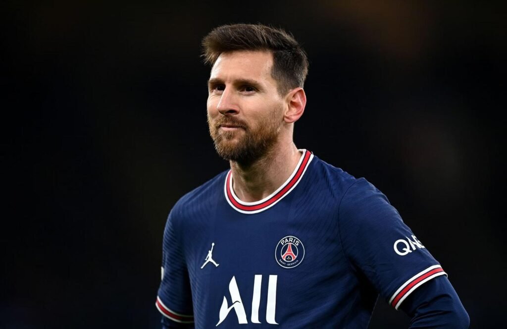 PSG oferece contrato estratosférico para tornar Messi em ”rei do mundo”