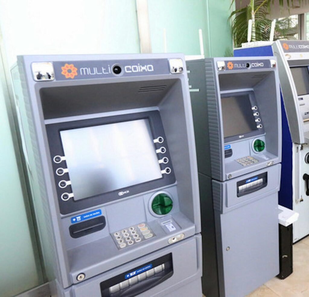 Multicaixas em Luanda registam um vazio de pessoas nunca visto no mês de janeiro