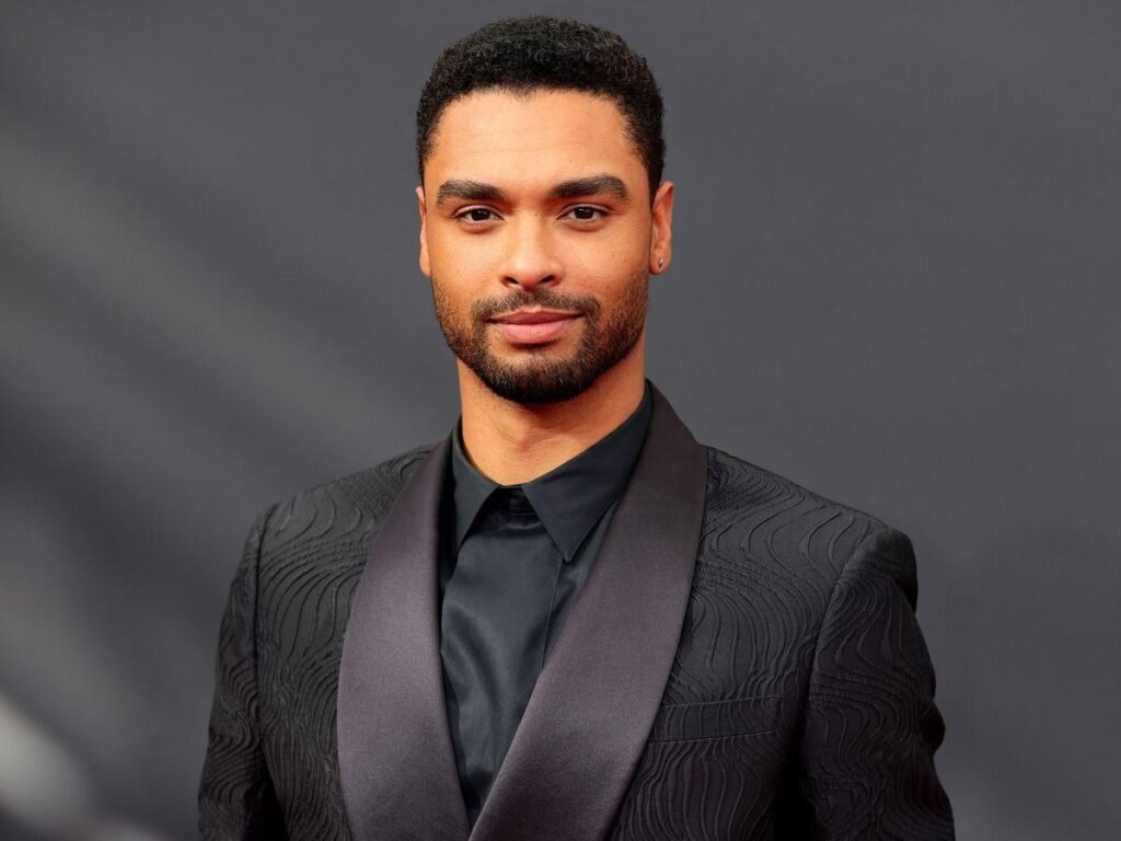 Actor Regé-Jean Page eleito o homem mais bonito do mundo, após estudos científicos