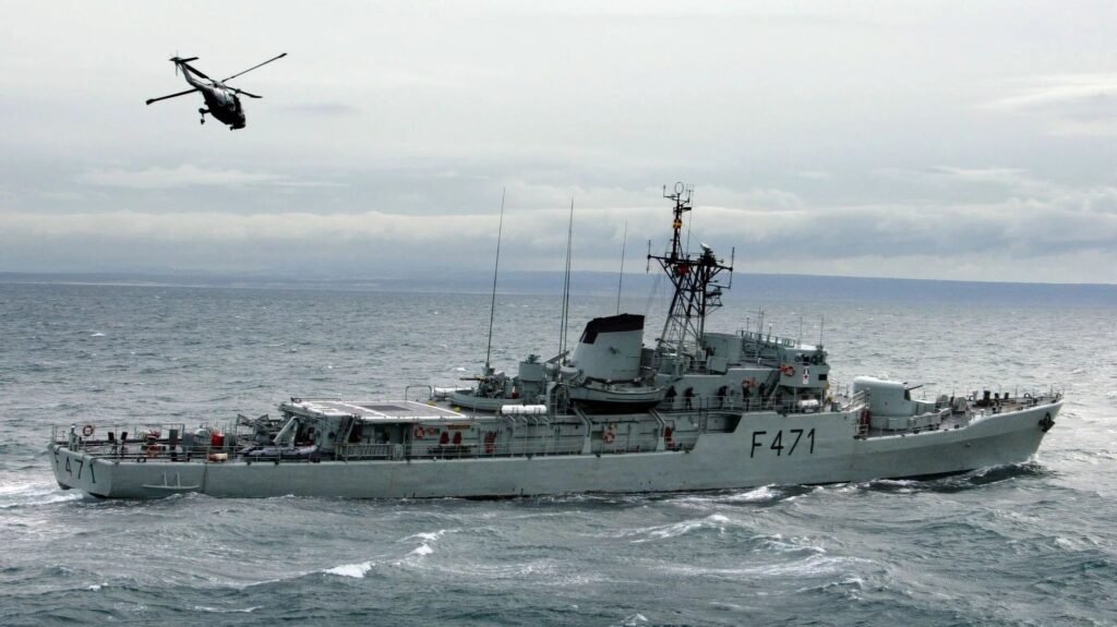 Angola vai investir um bilião de euros para a compra de navios de guerra