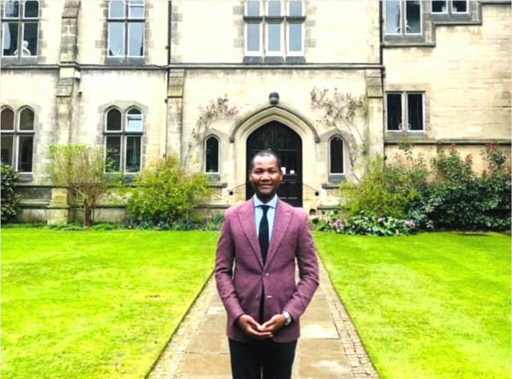 Académico angolano convidado para leccionar na Universidade de Oxford, uma das melhores do mundo