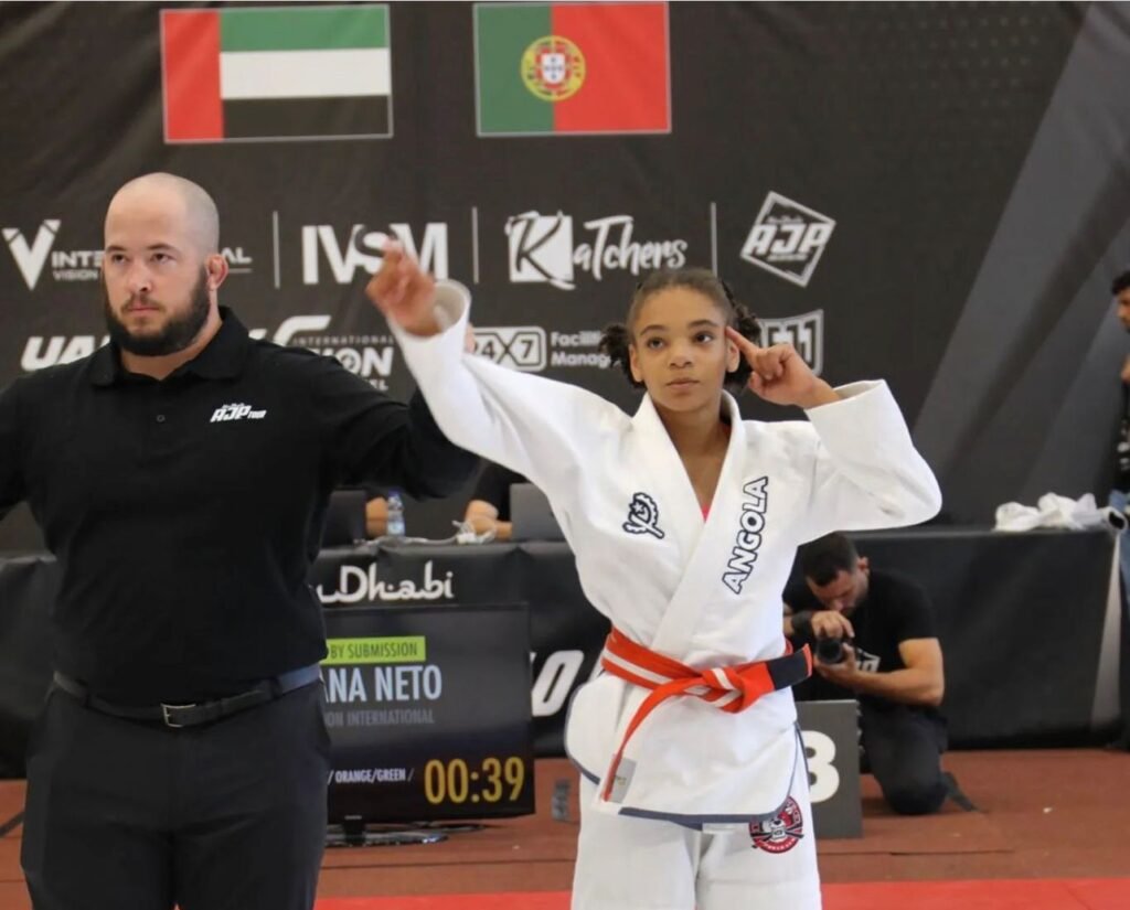 Atleta Kiriana Neto, filha da cantora Nsoki, conquista medalha de Ouro no campeonato internacional de Jiu-Jitsu