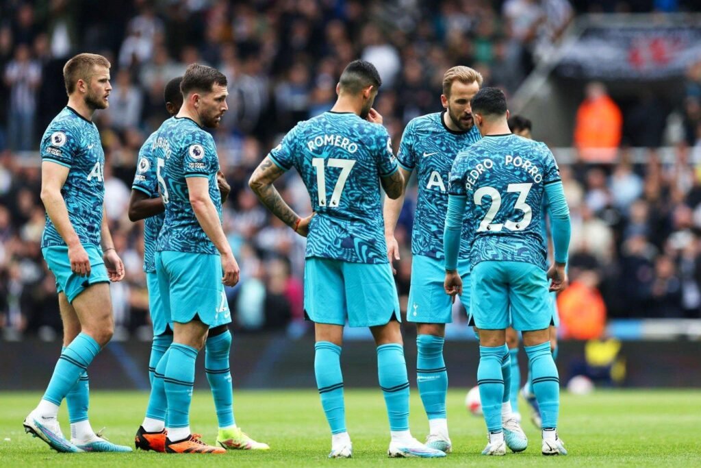 Jogadores do Tottenham anunciam que vão reembolsar a todos os adeptos que assistiram a goleada sofrida contra o Newcastle