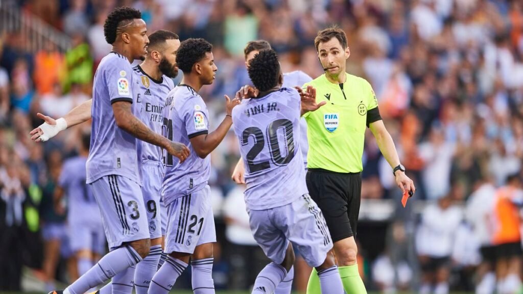 Real Madrid condena insultos racistas dirigidos a Vini Jr Real Madrid condena insultos racistas dirigidos a Vini Jr