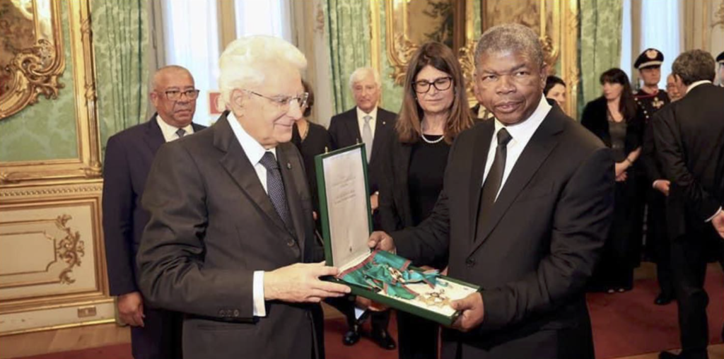 Presidente da República condecorado com a mais alta ordem concedida pela Itália