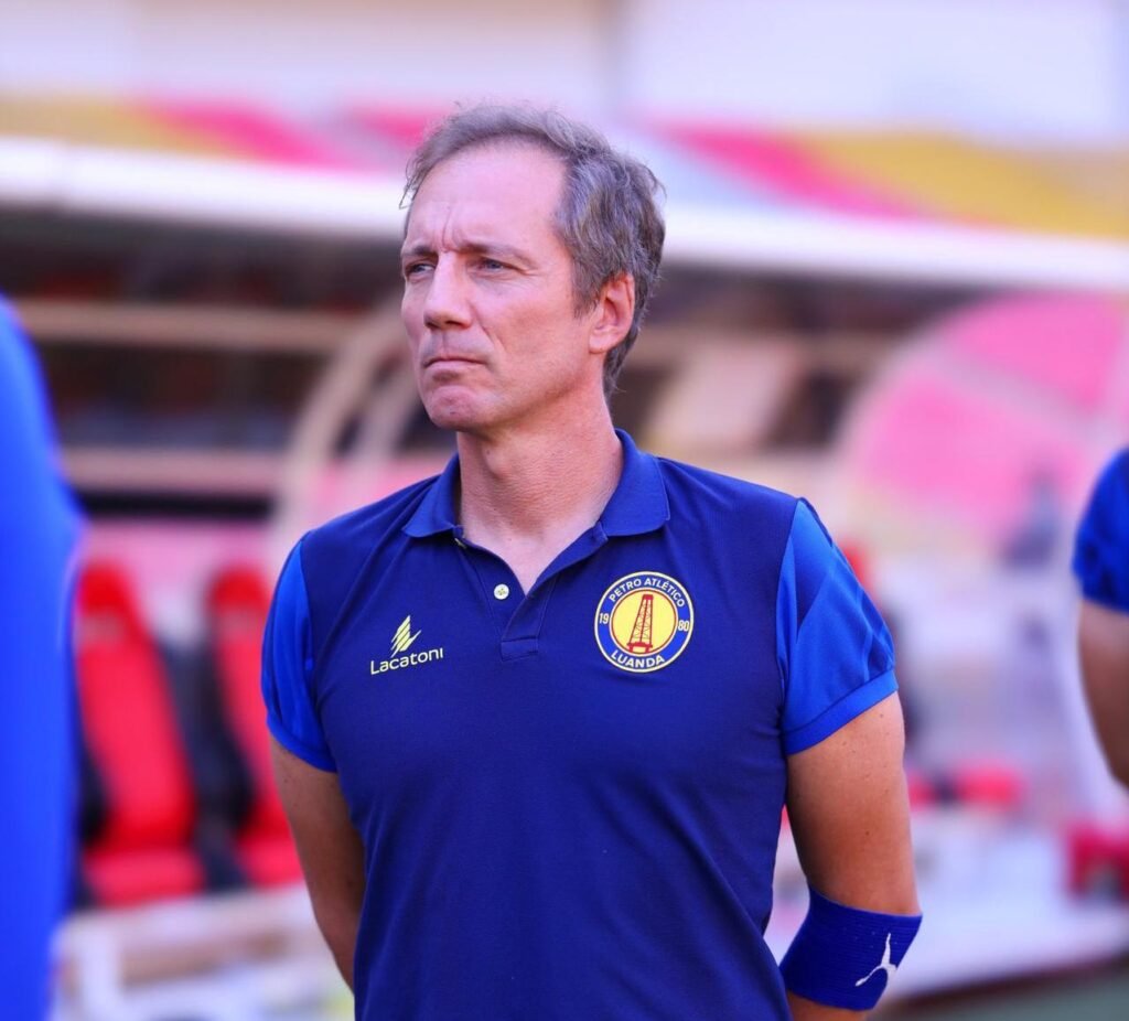 Alexandre Santos cobiçado pelo Al Ahly do Egito e Wydad Casablanca Alexandre Santos cobiçado pelo Al Ahly do Egito e Wydad Casablanca