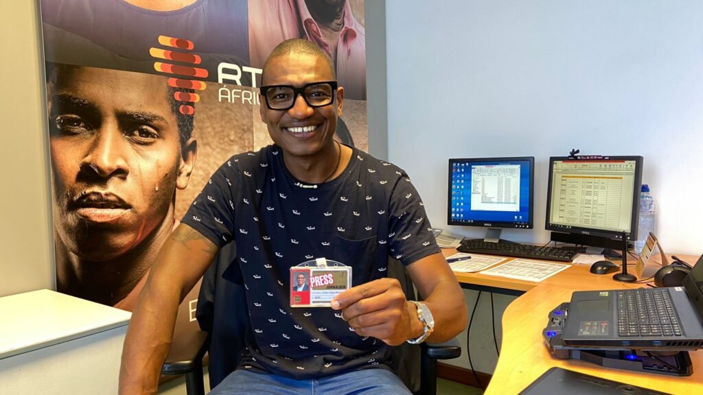 Victor Hugo Mendes recebe carteira de jornalista em Portugal