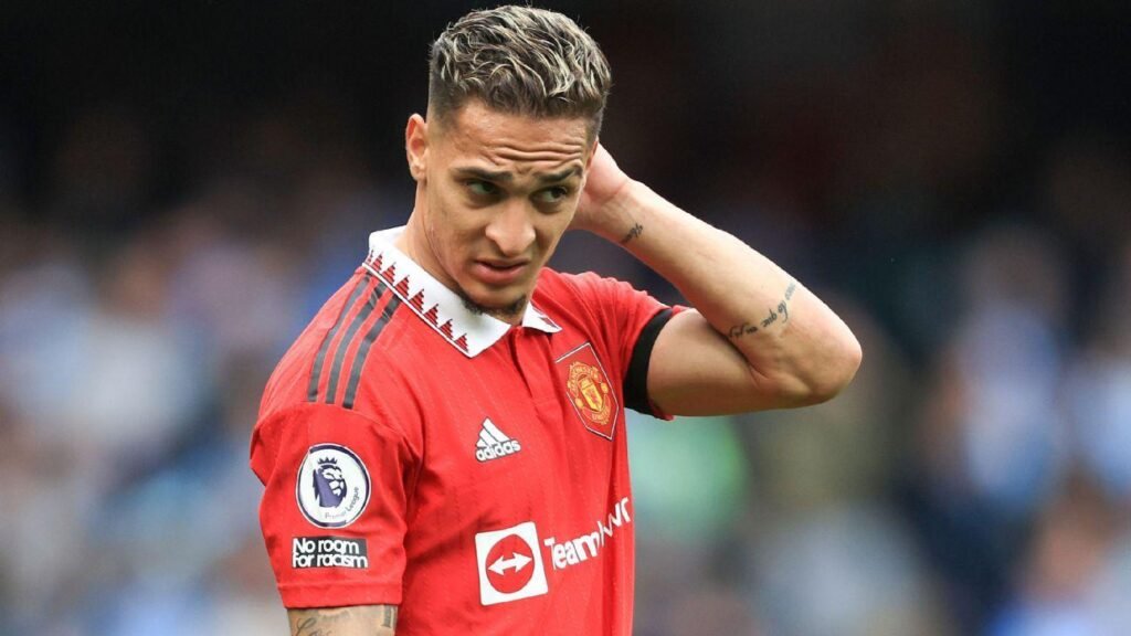 Jogador do Manchester United acusado pela ex-namorada de violência doméstica