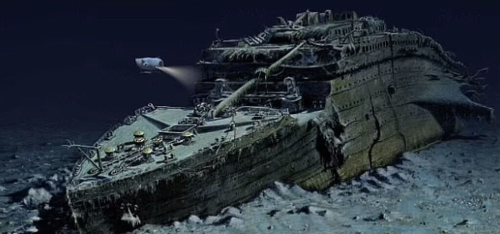 Submarino usado para visitar destroços do Titanic desaparece no Oceano Atlântico com cinco pessoas a bordo