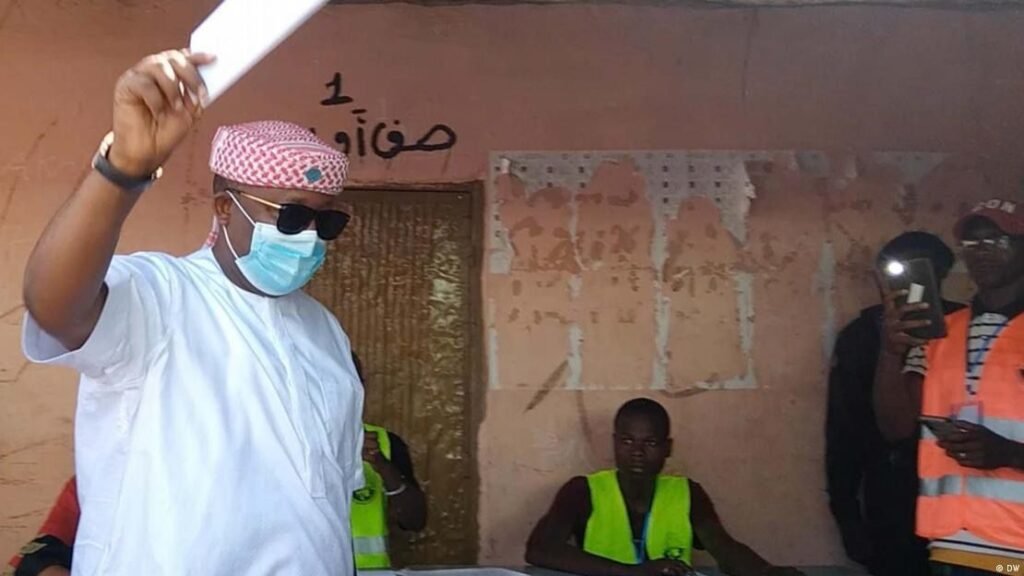 Eleitores já começaram a votar nas eleições legislativas na Guiné-Bissau Eleitores já começaram a votar nas eleições legislativas na Guiné-Bissau