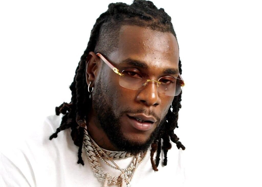 Burna Boy torna-se no primeiro artista africano a lotar estádio de 80 mil espectadores em Londres