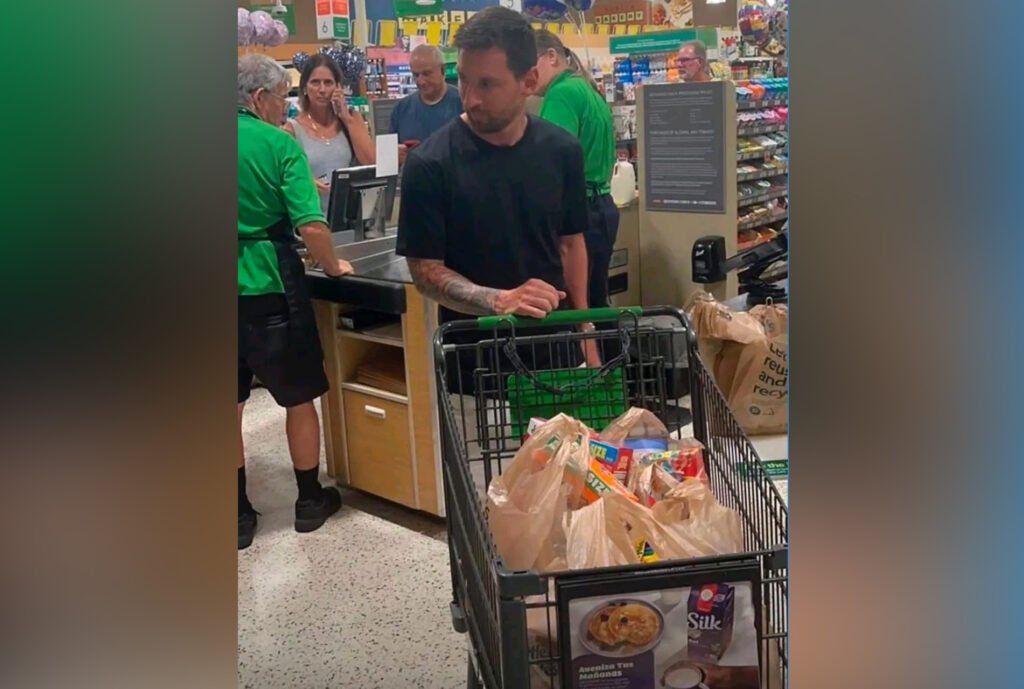 Messi visto a fazer compras numa espécie de “Kibabo” dos Estados Unidos da América Messi visto a fazer compras numa espécie de "Kibabo" dos Estados Unidos da América