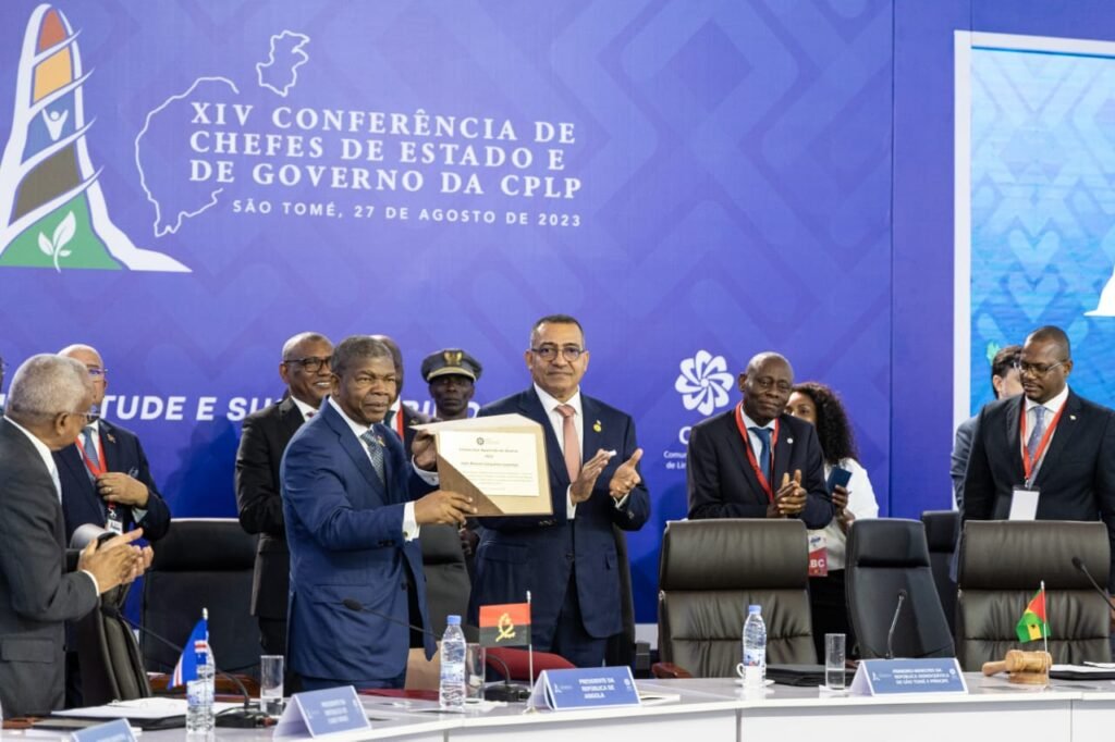 Presidente João Lourenço doa 30 mil euros do “Prémio Aparecido de Oliveira”, atribuído pela CPLP, à instituição de caridade